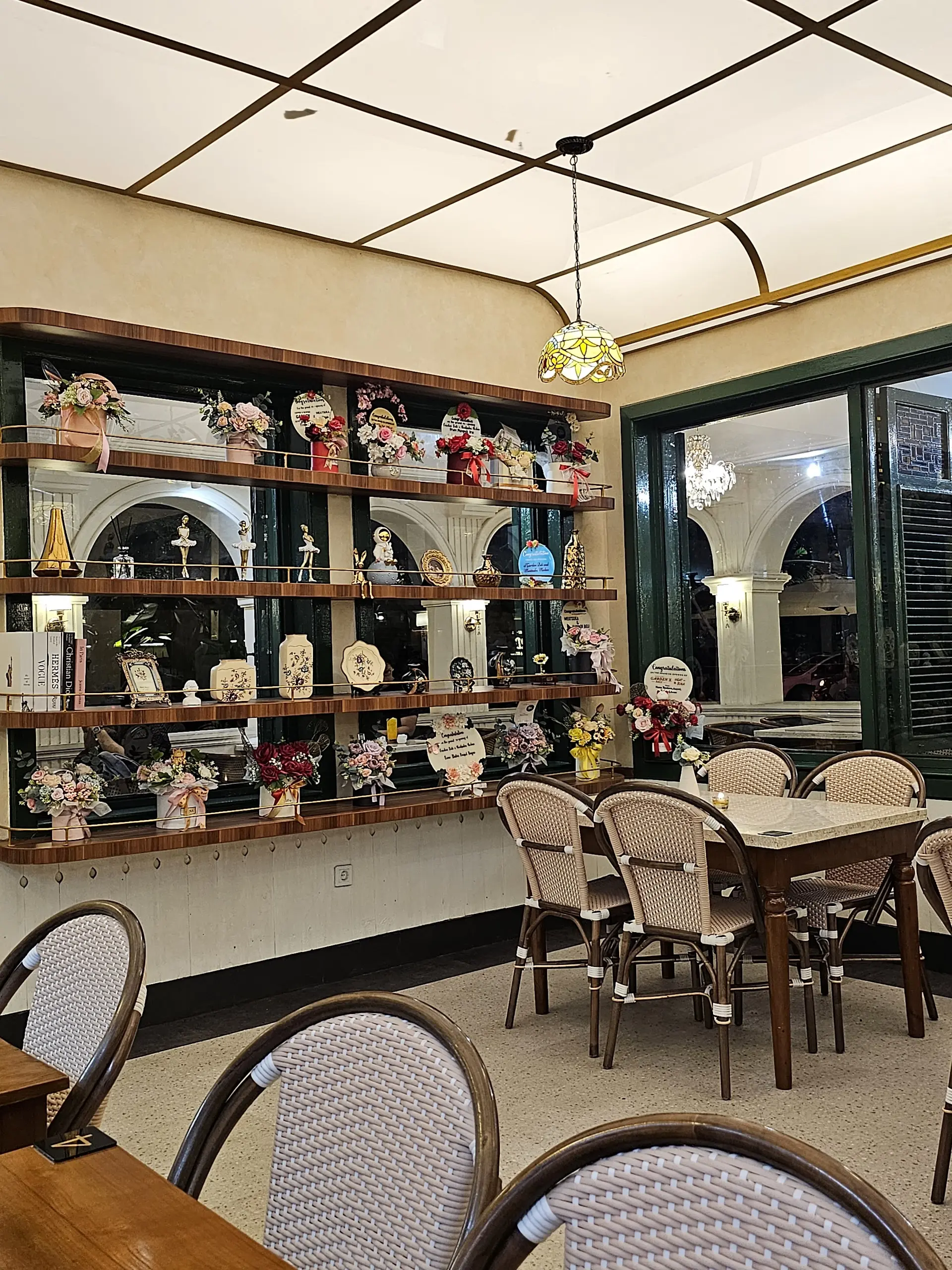 Spot foto paling Anjay di Medan? Tapi apa cantiknya Garden Deli bisa nebus makanan & servisnya yang zonk? 2