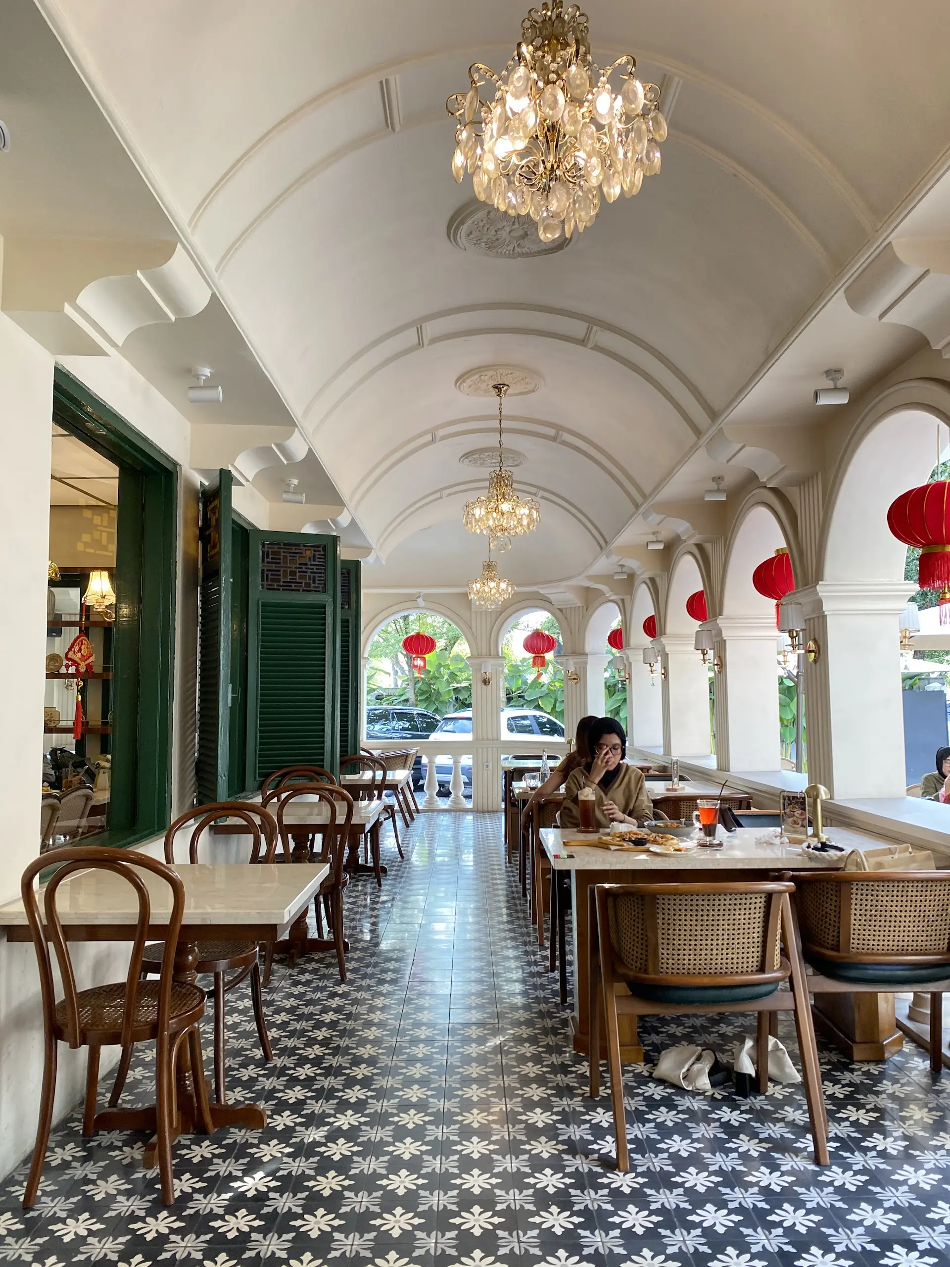 Spot foto paling Anjay di Medan? Tapi apa cantiknya Garden Deli bisa nebus makanan & servisnya yang zonk? 1