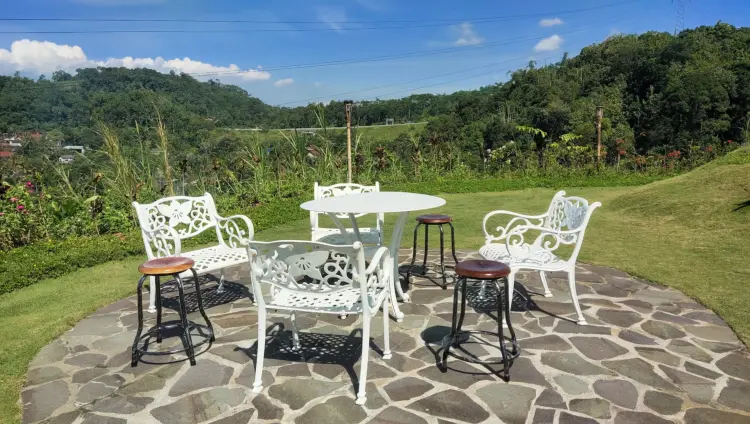 Angonjiwo Resto & Resort Bawen 10