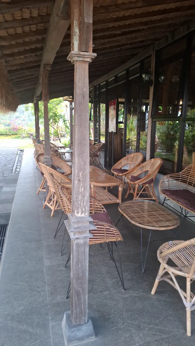 Angonjiwo Resto & Resort Bawen 7