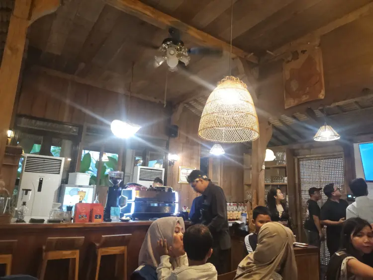 Angonjiwo Resto & Resort Bawen 8