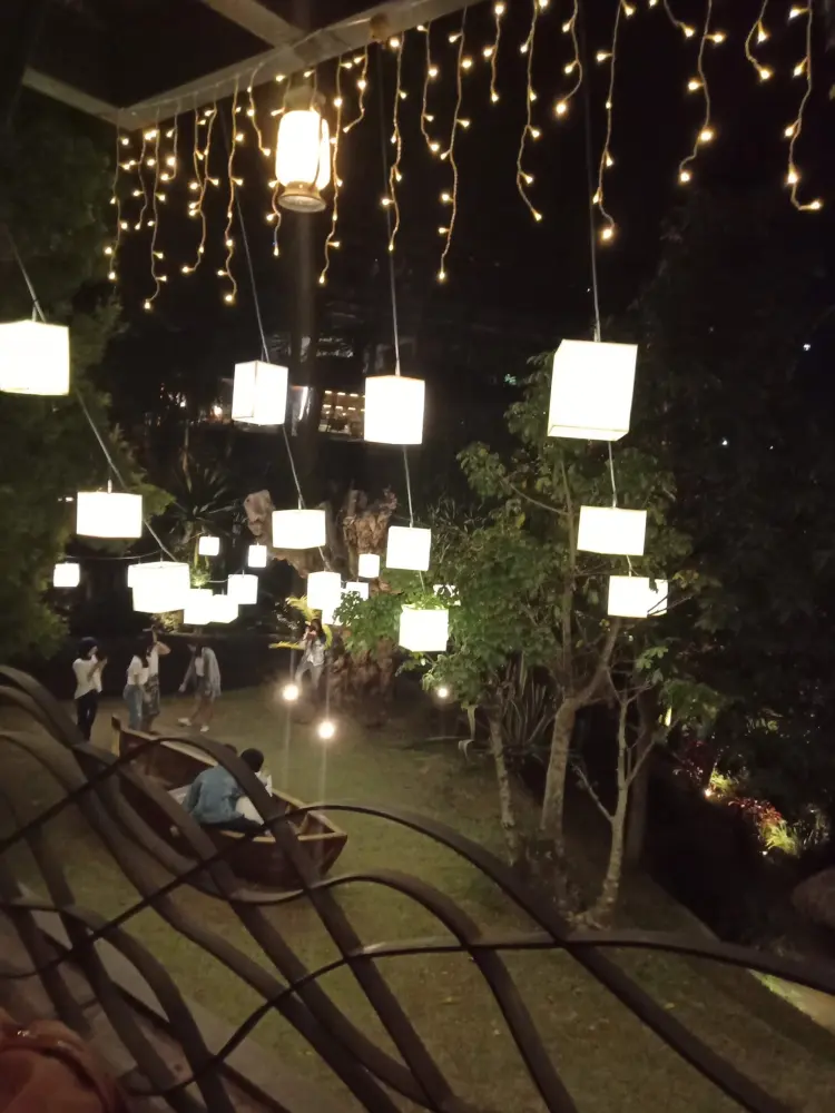 Congo Gallery & Cafe 7