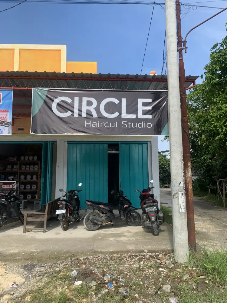 CIRCLE HAIRCUT STUDIO 1