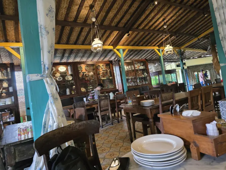 自驾党听劝!雅加达-万隆路上,错过这家老店真的会哭