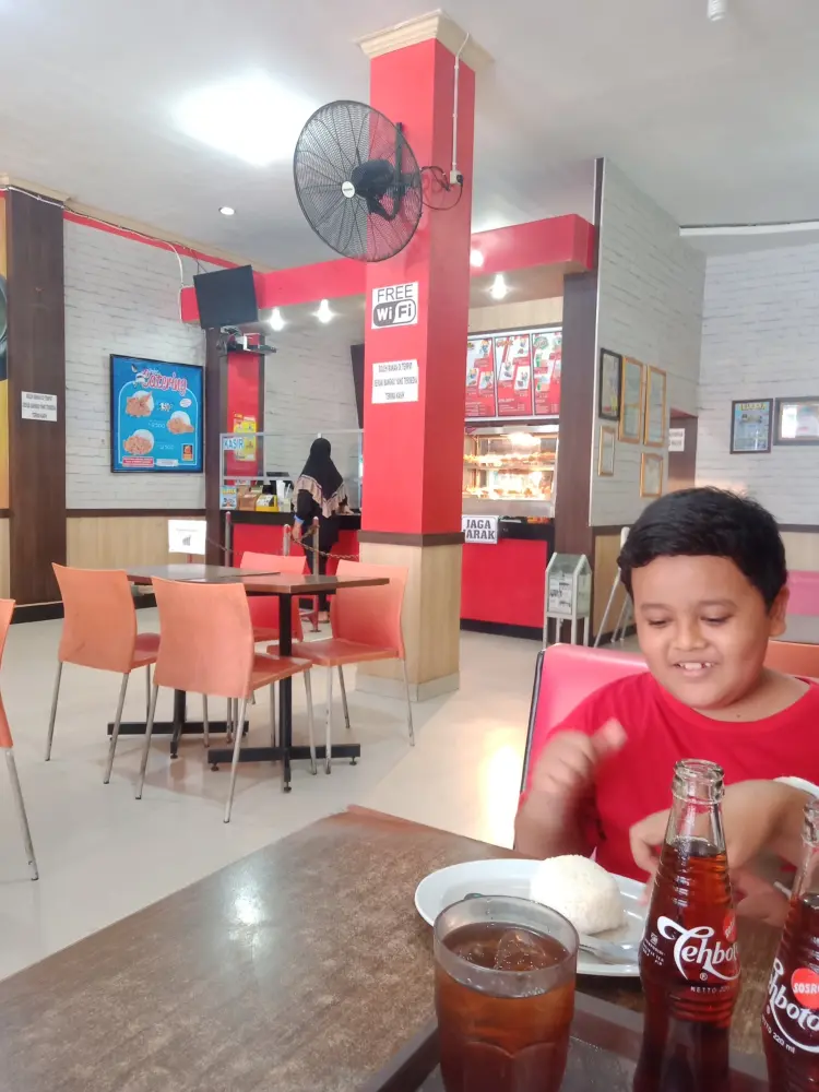 Rocket Chicken Arjawinangun 2