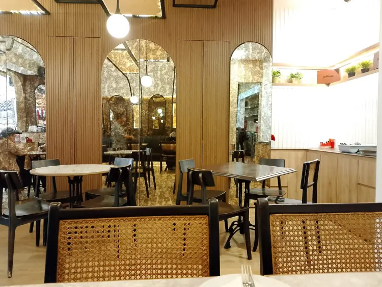 Steak Hotel by HOLYCOW! TKP Kokas 7