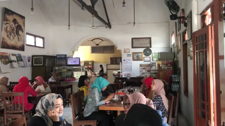 Rumah Makan Hien 6
