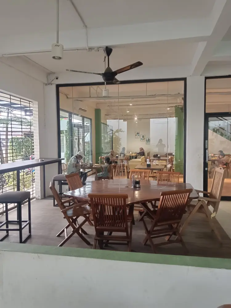 Serenona Coffeatery 7