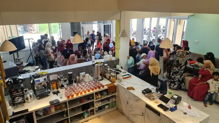 Naya Cafe and Resto 4