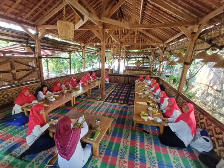 Ilalang Manis Resto 1