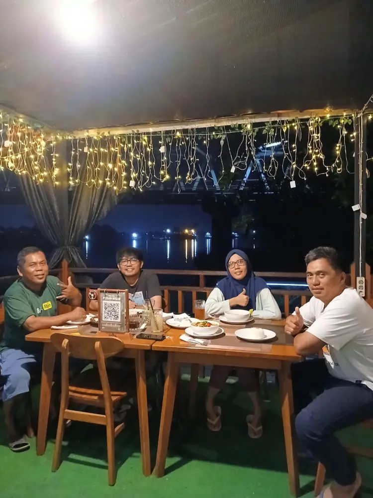 BJS Cafe & Restaurant 8