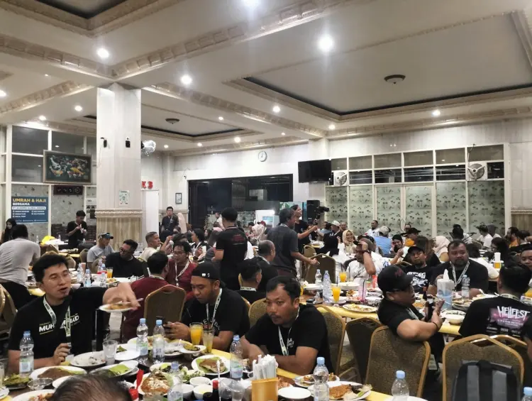 Tumbak Kayubangkoa Seafood Restaurant 3