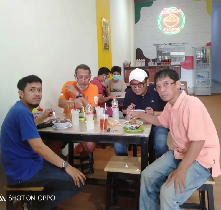 Tumbak Kayubangkoa Seafood Restaurant 7