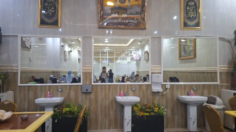 Tumbak Kayubangkoa Seafood Restaurant 5