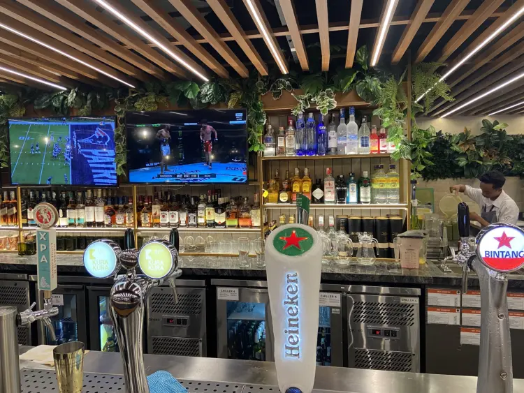 Wolfgang Puck Kitchen + Bar 9