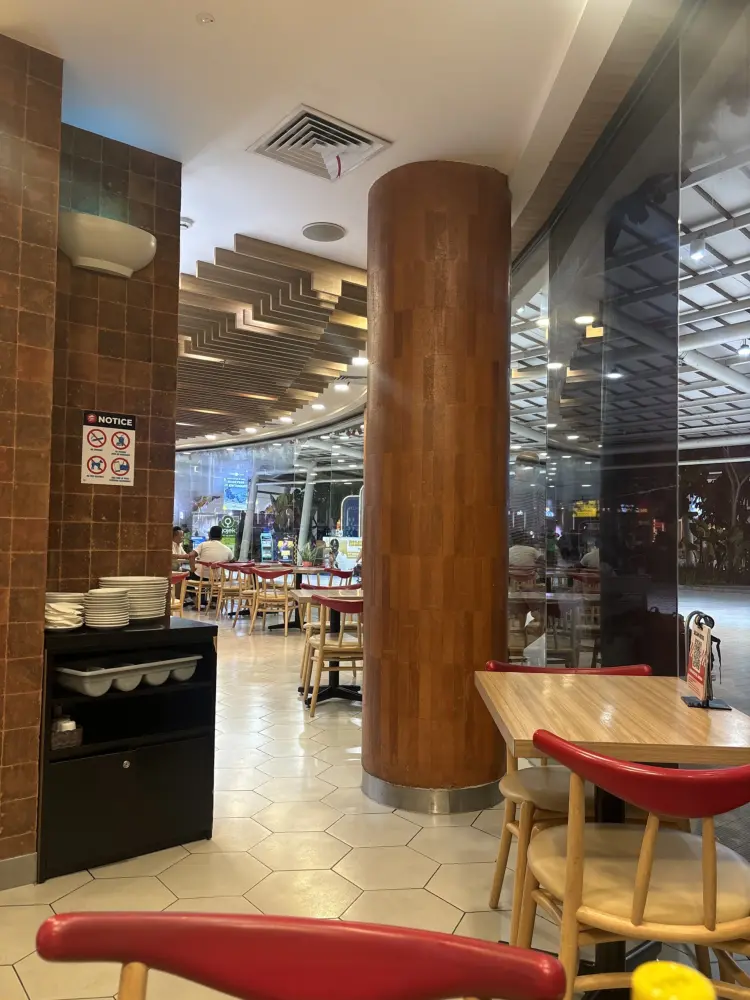 Wolfgang Puck Kitchen + Bar 6