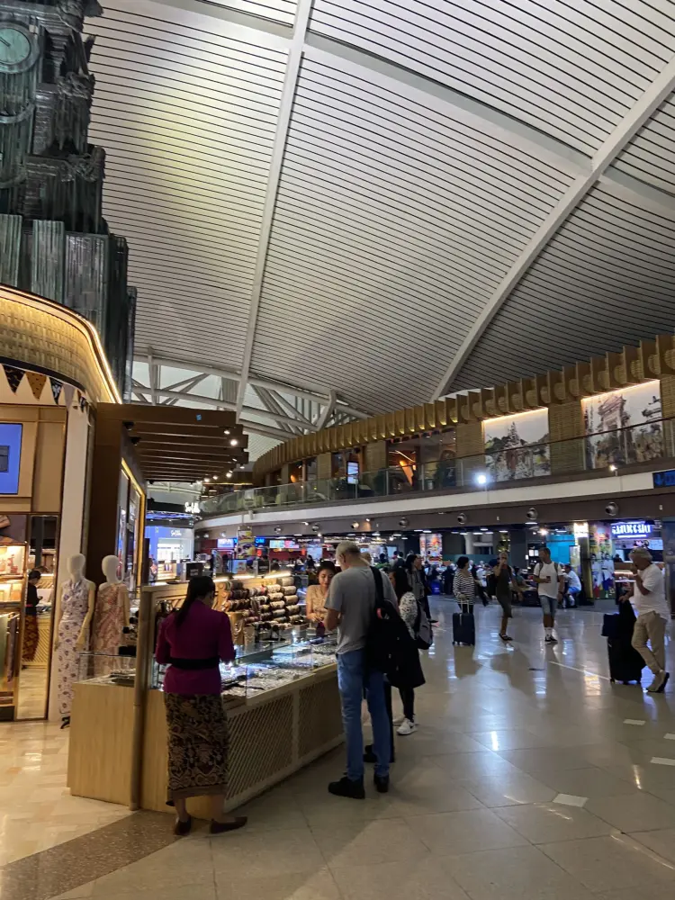 Wolfgang Puck Kitchen + Bar 3