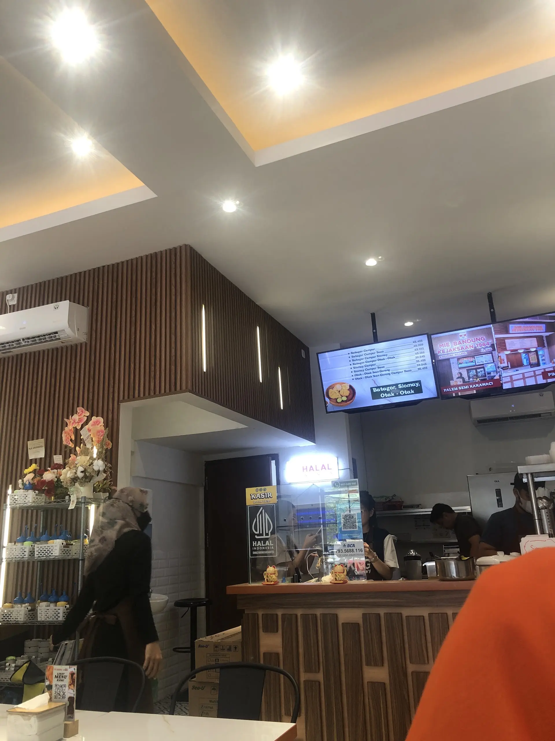 人均10万吃碗面，三马林达这家万隆传奇是Mantap还是坑？ 2