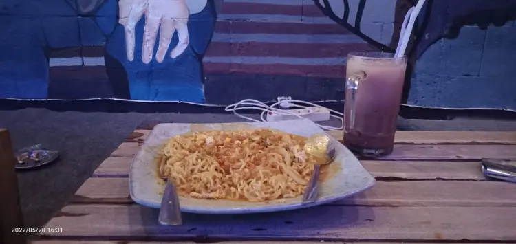 Angkringan piyul laros 2