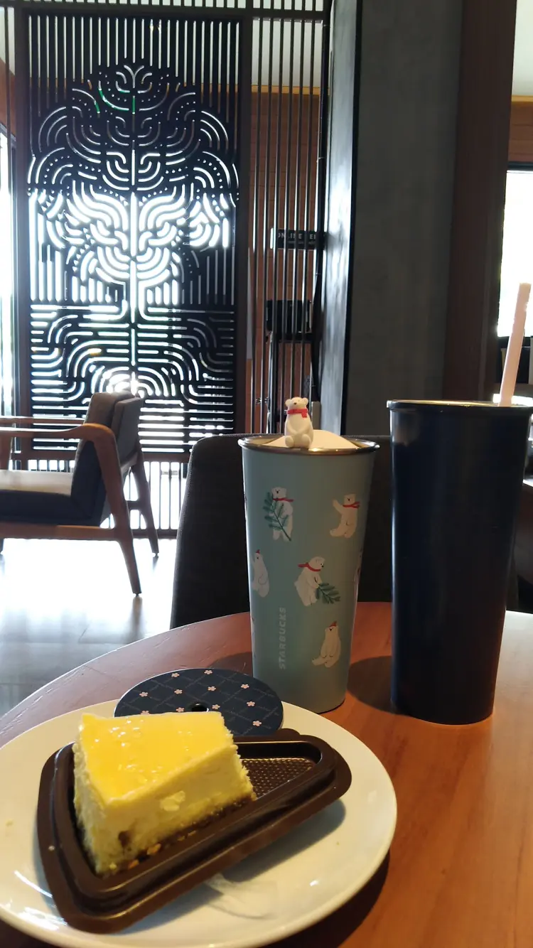 Starbucks Sunter Green Lake 5