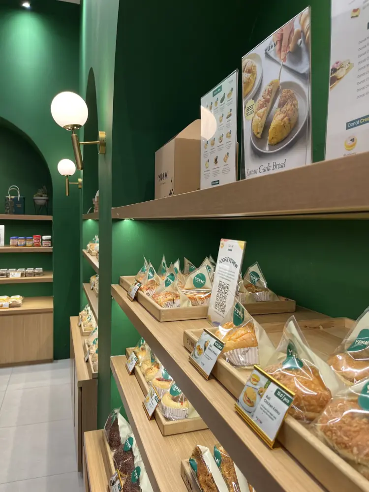 Yummi Company Bakery - Roti, Bolen, Donut Ronggo Pekanbaru 1