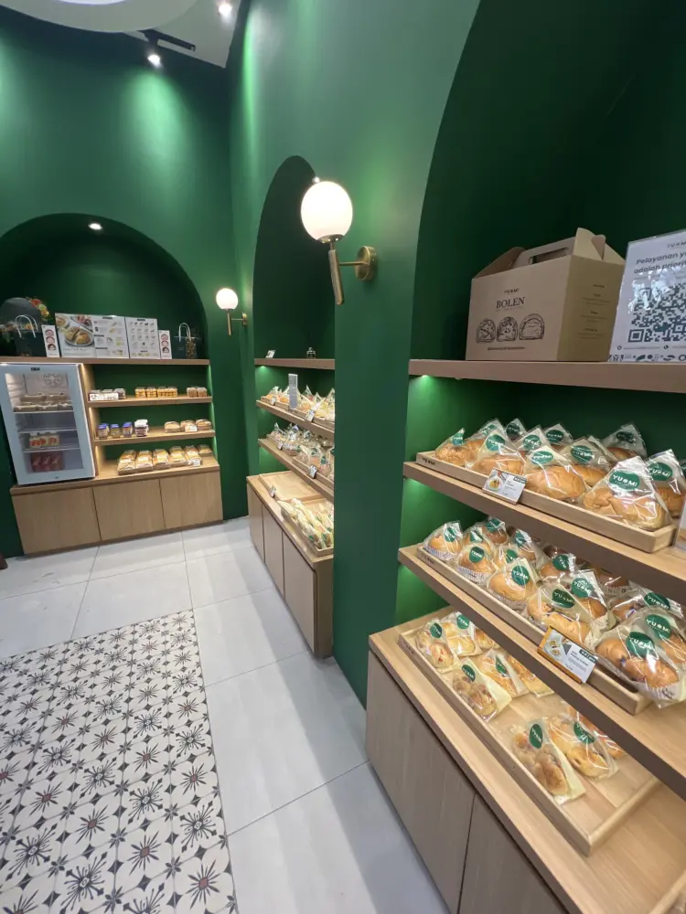 Yummi Company Bakery - Roti, Bolen, Donut Ronggo Pekanbaru 9