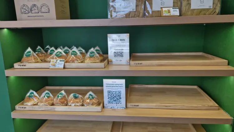 Yummi Company Bakery - Roti, Bolen, Donut Ronggo Pekanbaru 5
