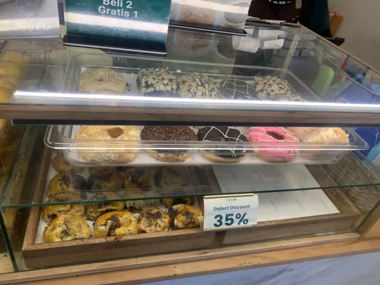 Yummi Company Bakery - Roti, Bolen, Donut Ronggo Pekanbaru 10