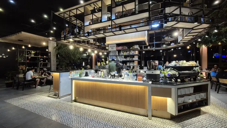 MoMoo Juice Bar & Coffee Harbour Bay 7