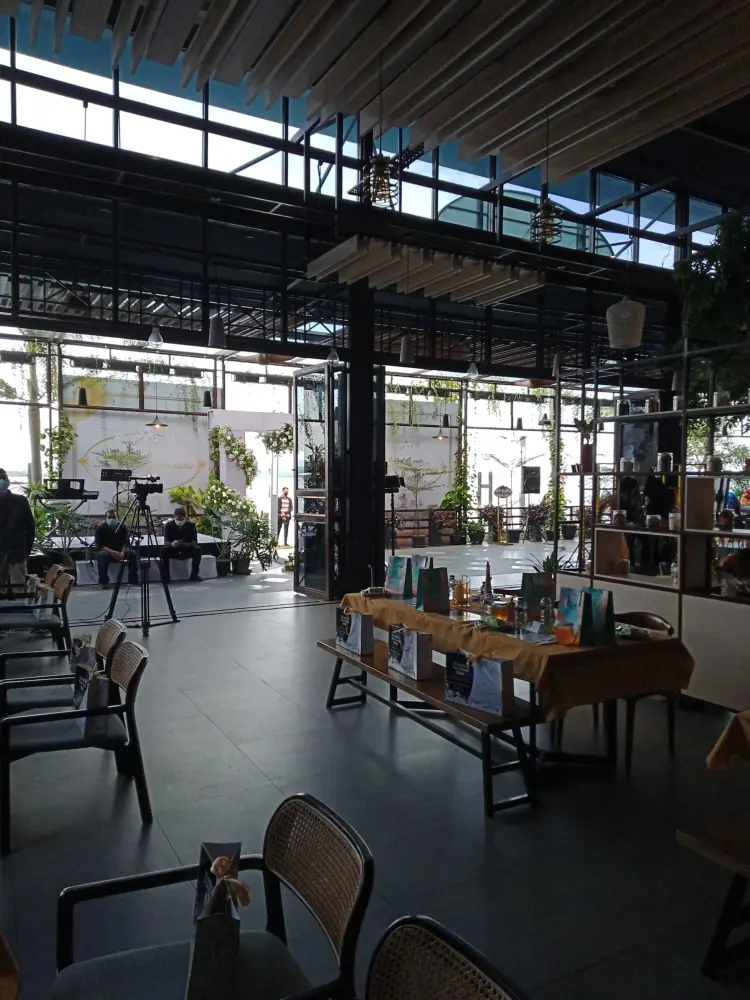 MoMoo Juice Bar & Coffee Harbour Bay 4