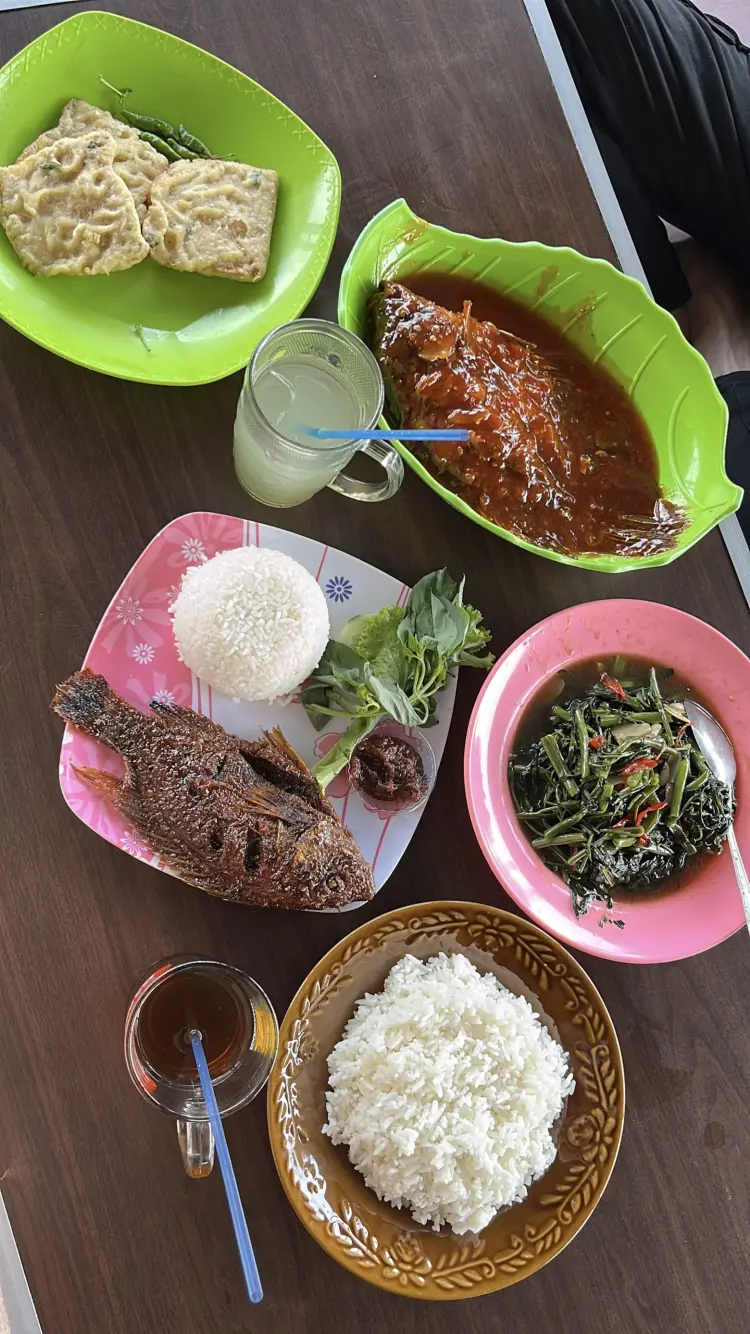 Warung apung ikan bakar nur fitri 1