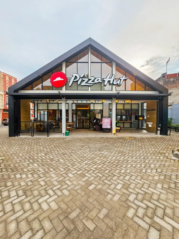 Pizza Hut Restoran 1