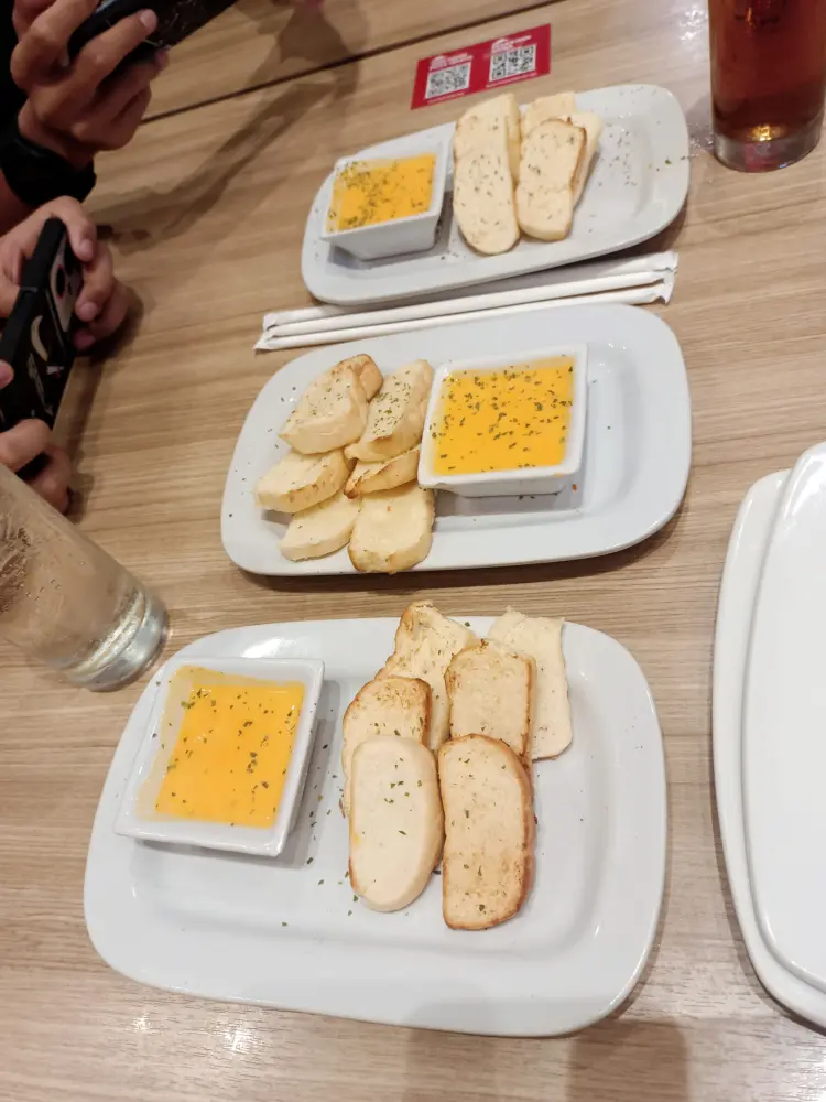 Pizza Hut Restoran 4