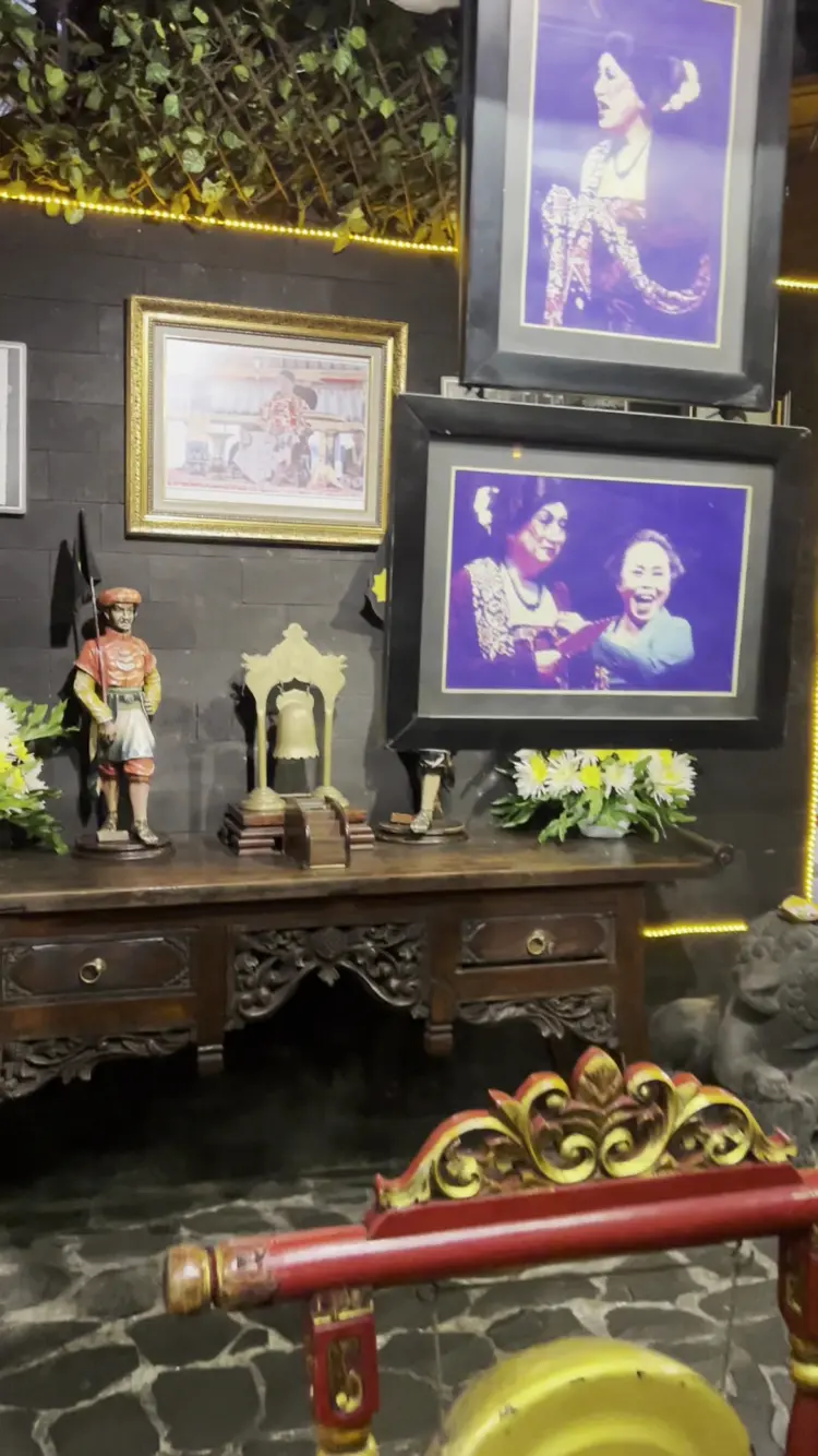 The House of Raminten 3