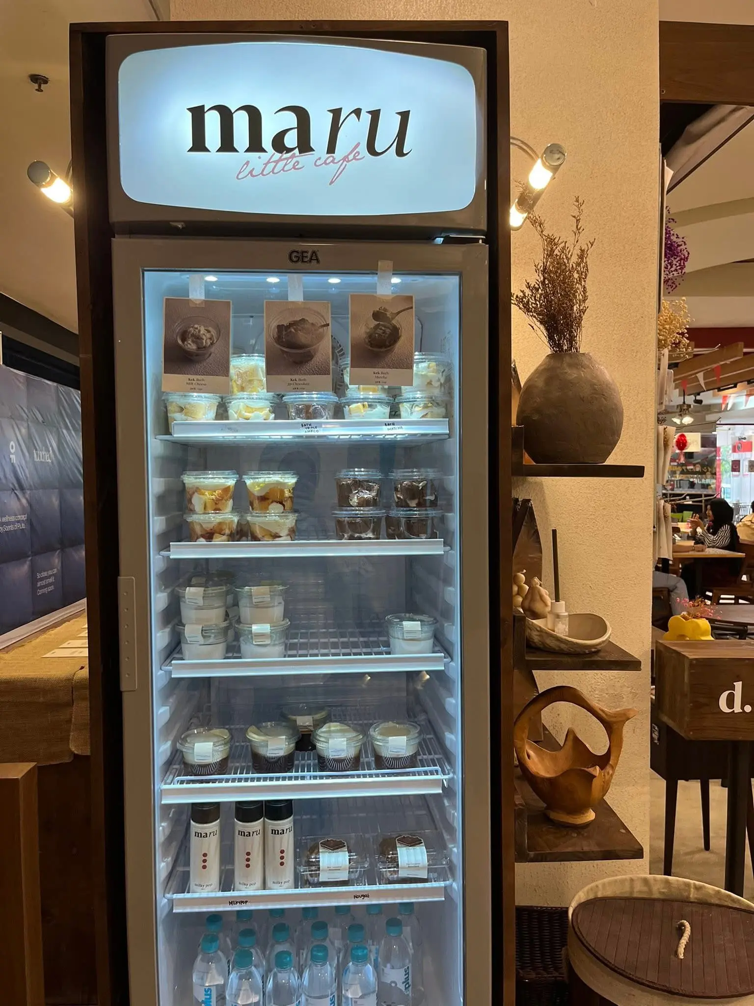 This aesthetic spot in Blok M: My advice? Don't get your hopes up for the food. 4