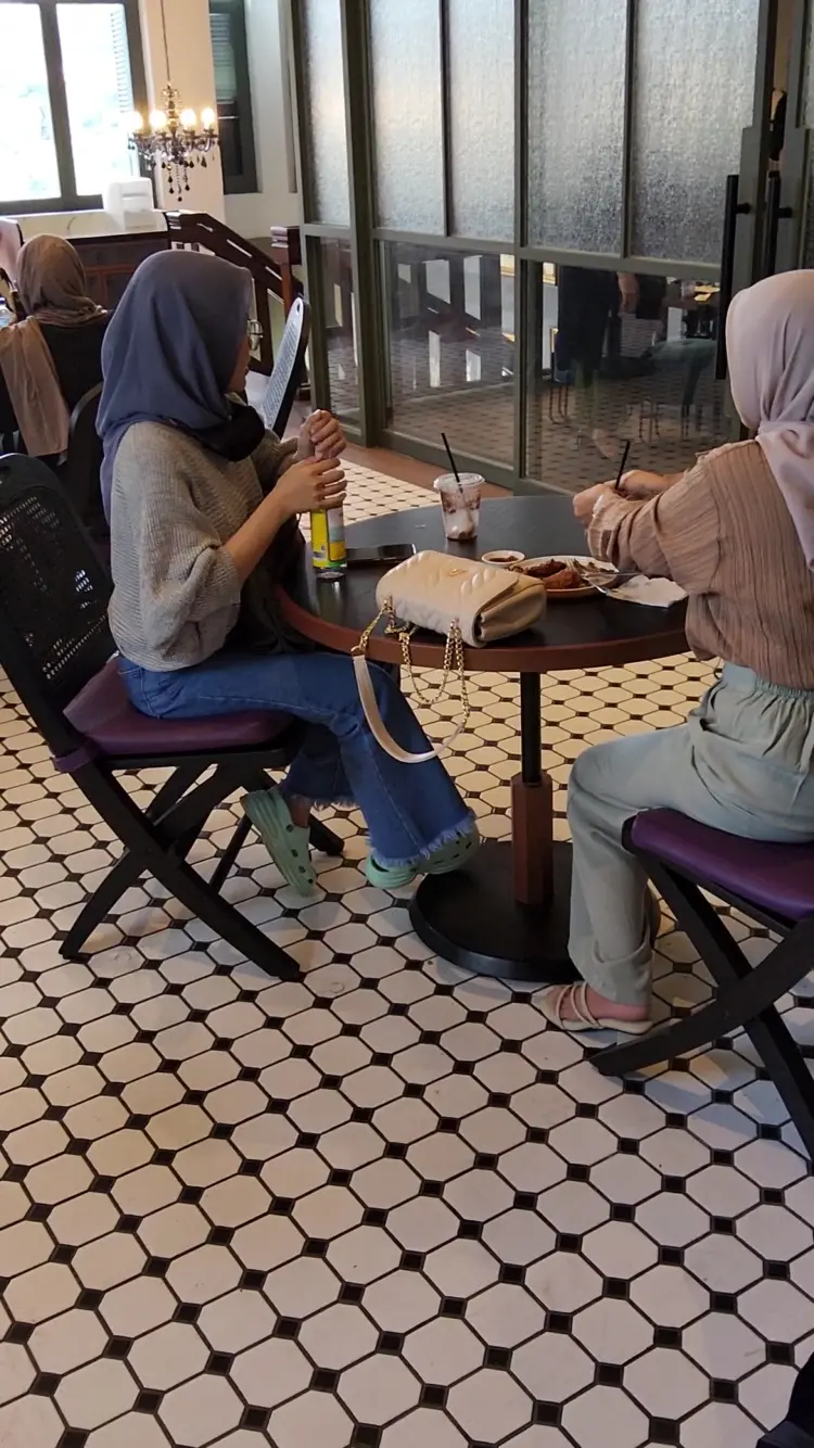 Jurnal Risa Coffee Atrium 6