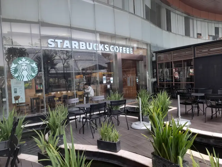 Starbucks Coffee - South Quarter 1