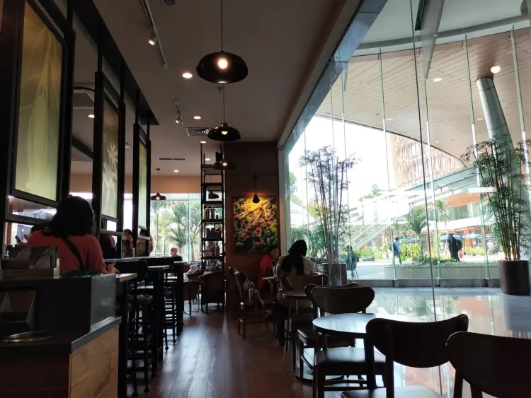 Starbucks Coffee - South Quarter 7