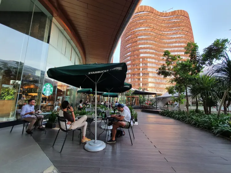 Starbucks Coffee - South Quarter 10