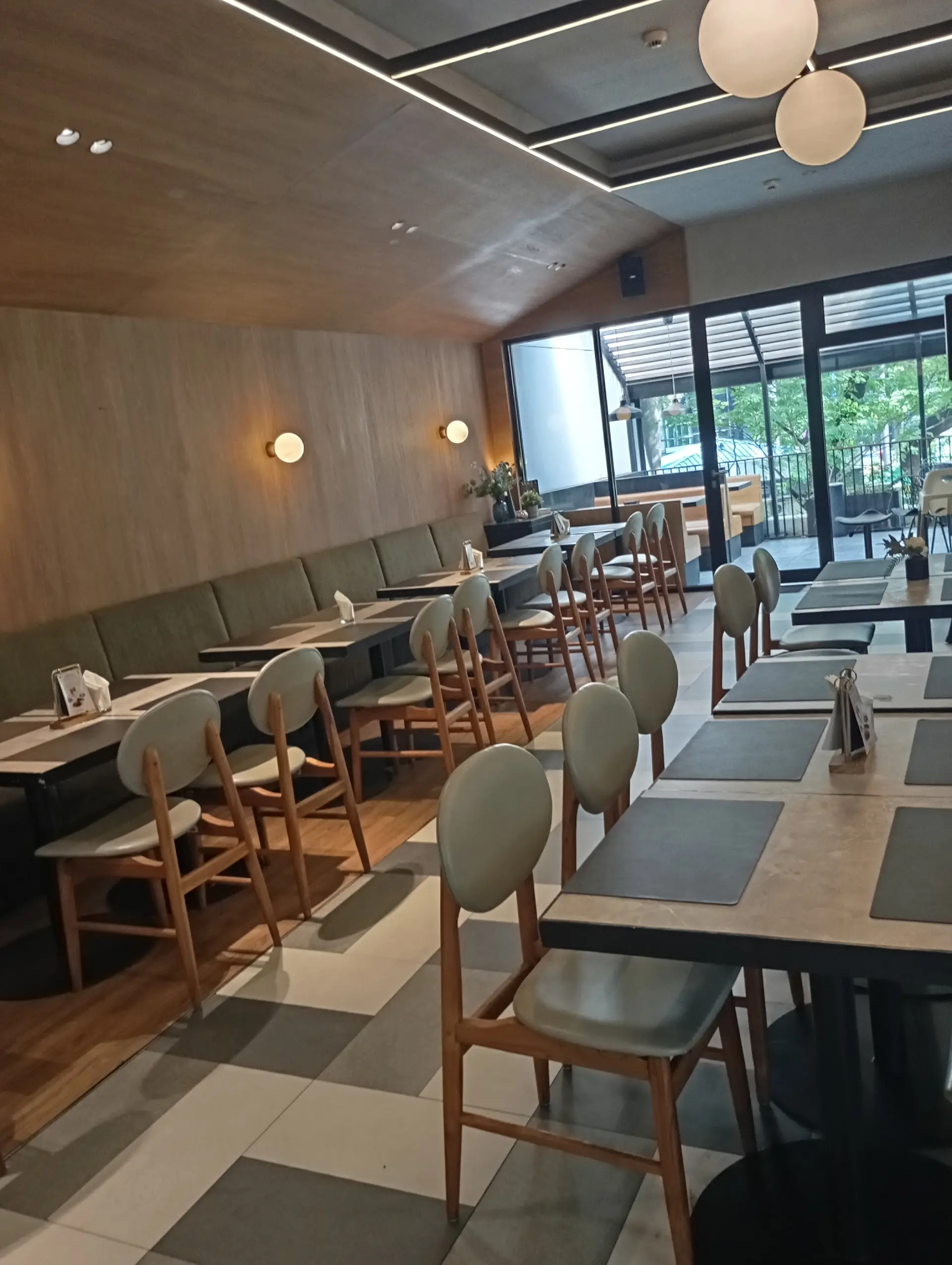 谷歌4.7分的明星餐厅，我却吃出一肚子火？ 4