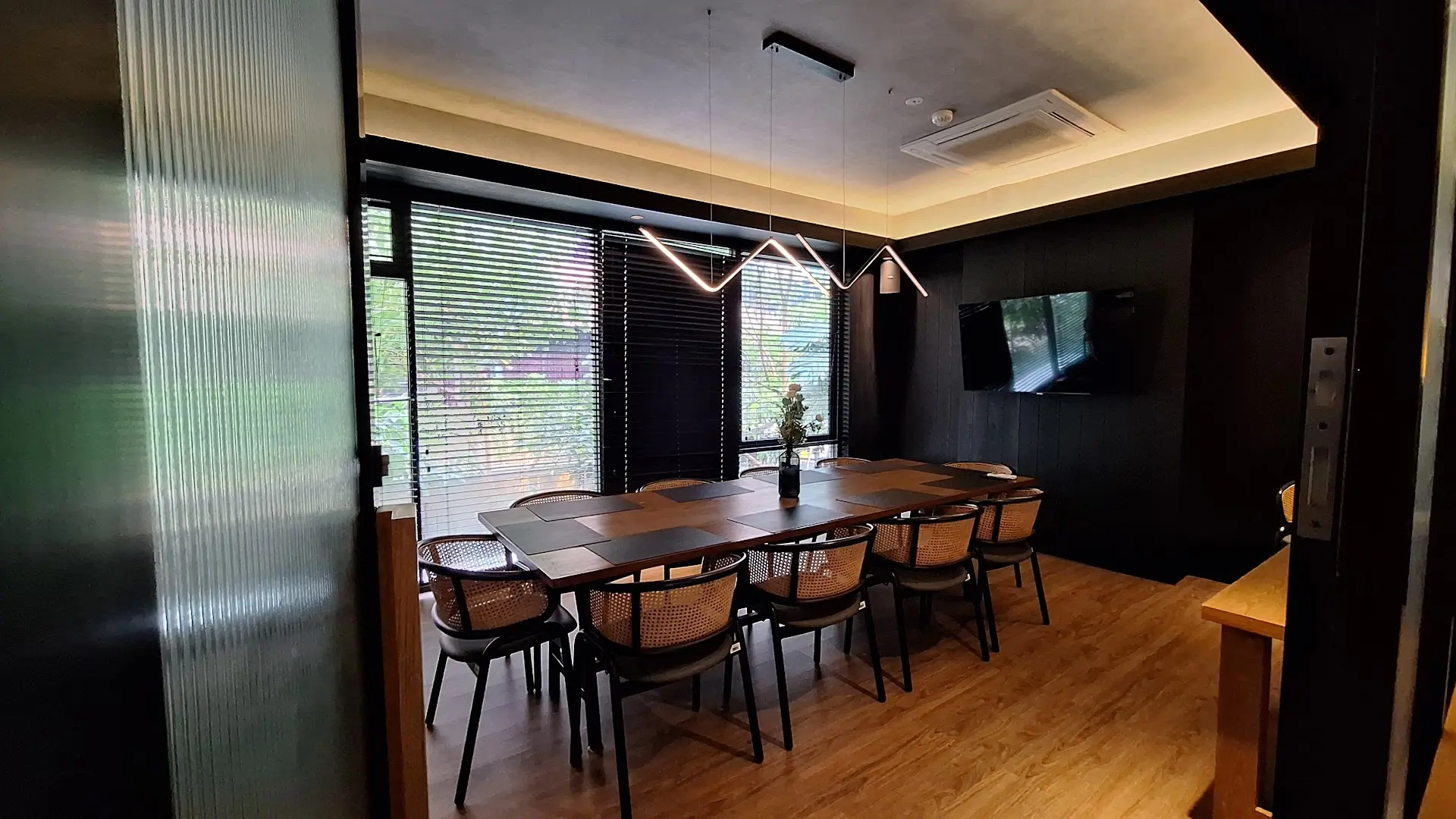 谷歌4.7分的明星餐厅，我却吃出一肚子火？ 2