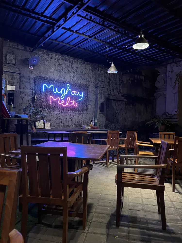 Mighty Melt Burger House 1