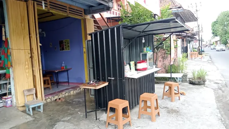 Kedai Nyonya Tentakel 1