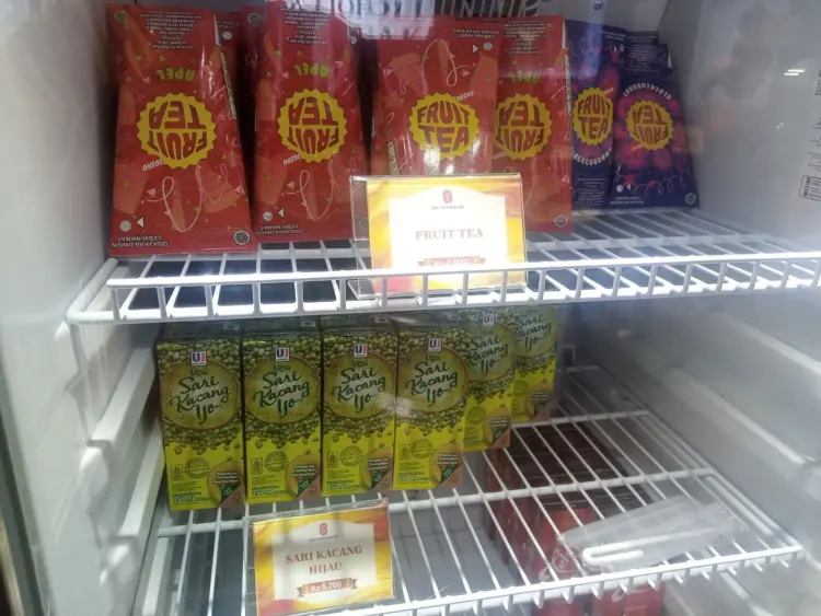 Holland Bakery Menganti 2