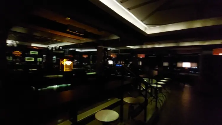 Gravity Sky Lounge 7