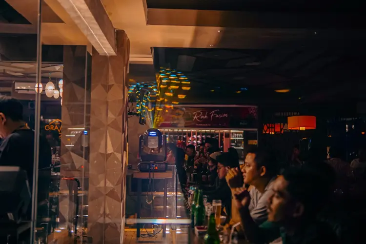 Gravity Sky Lounge 8