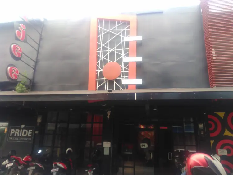 Lavina Salon & Day Spa 1