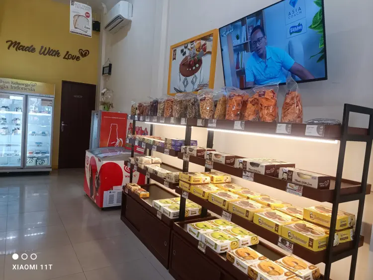 Amorcakes & Bakery Jatimelati - Bekasi 8