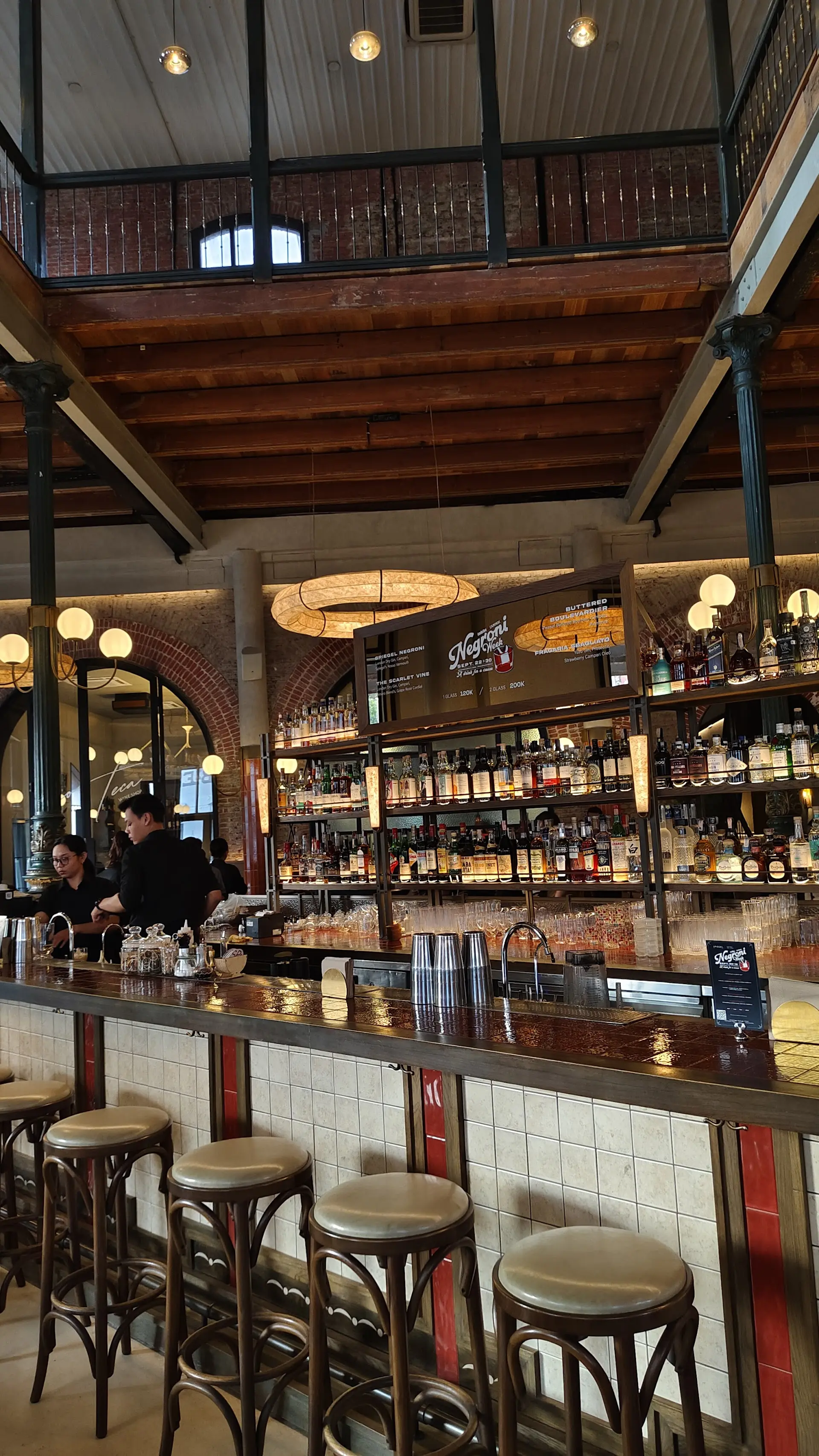 Center Stage of Semarang's Old Town | What's it like eating pizza in an 1895 antique building? 6