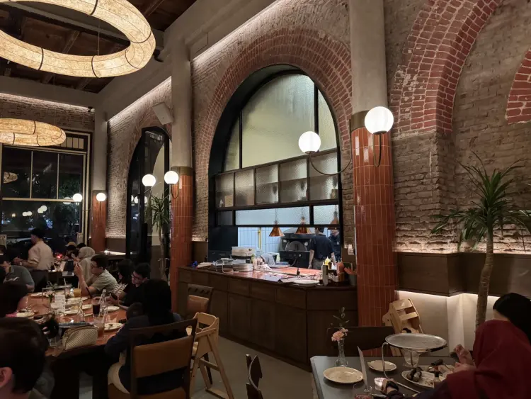 Spiegel All Day Bar & Dining 7